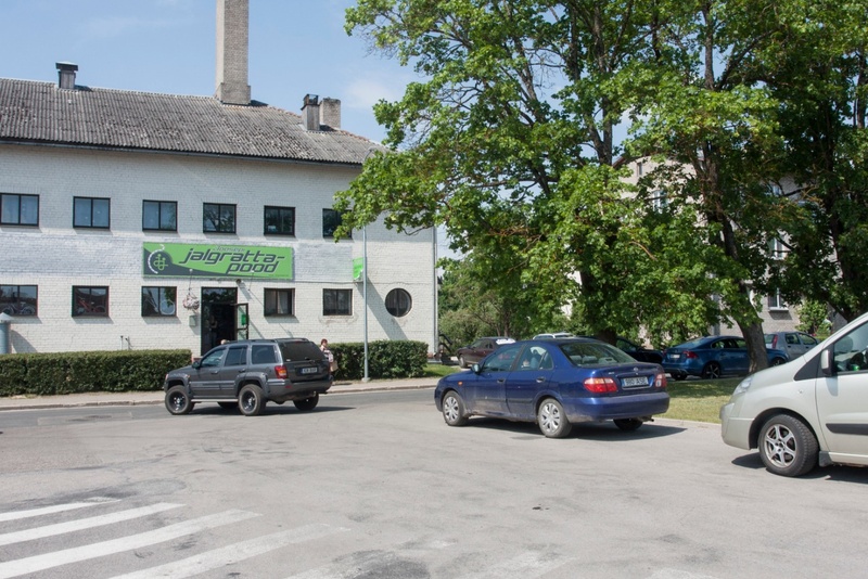 Viljandi Kooperatiivi laat - viimane kooperatiivi õuel rephoto