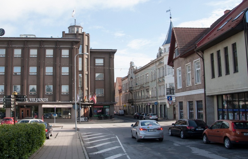 trükipostkaart, Viljandi, Lossi tn, Oru tn ja Tartu tn vahel, koloreeritud, u 1910, Verlag von A. Tõllasepp rephoto