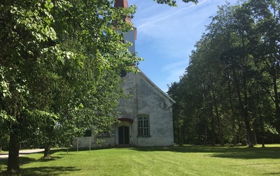 Long tn. Vändra in front of the church. rephoto