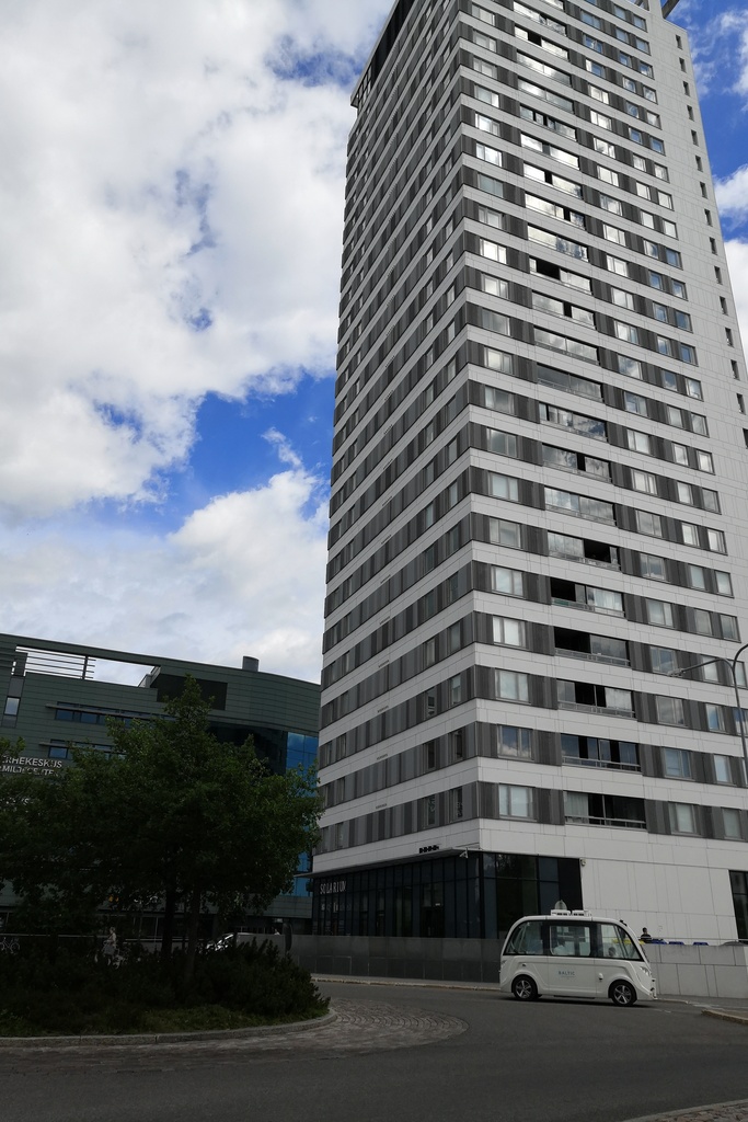 Cirrus-tornitalo Vuosaaressa. rephoto