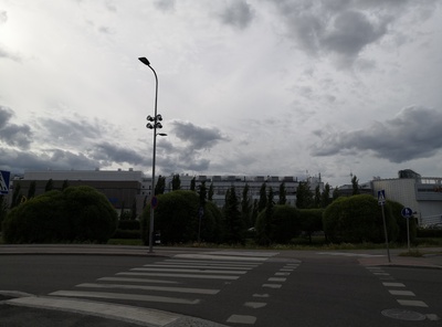 Itäkeskuksen kauppakeskus Citymarketin parkkipaikalta katsottuna. rephoto