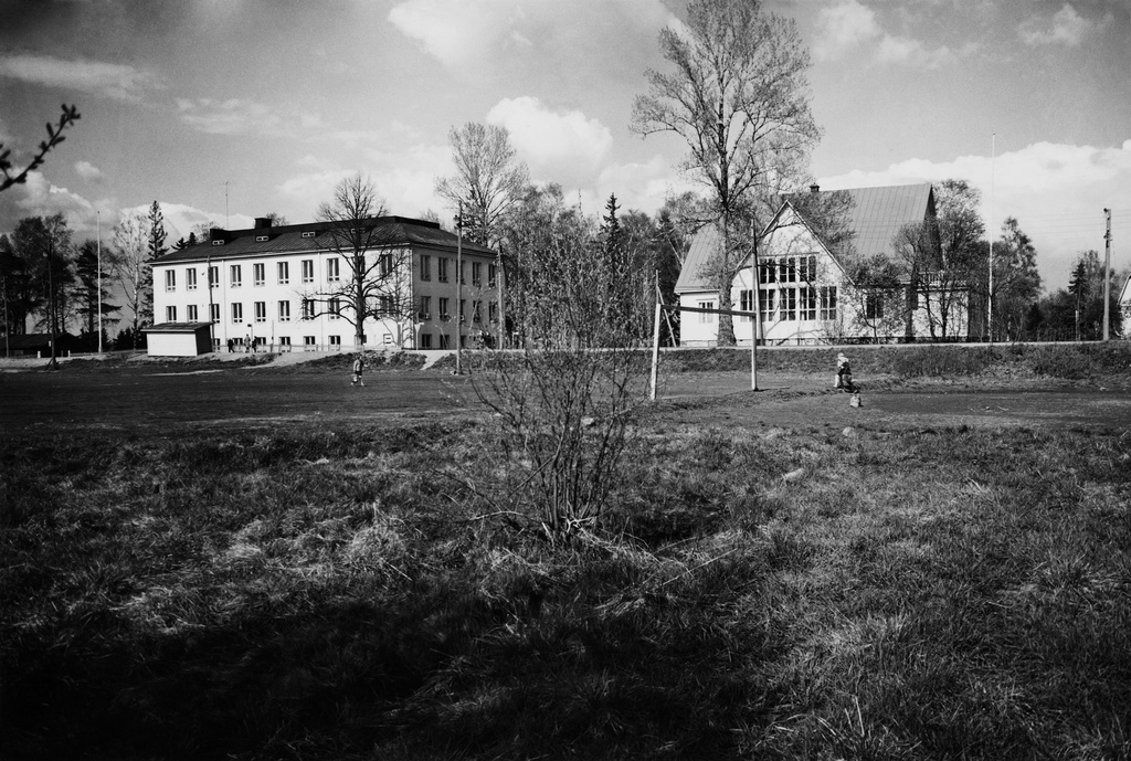 Malmin kansalaiskoulu, entinen jatkokoulu, Kirkonkyläntie 23, 25.