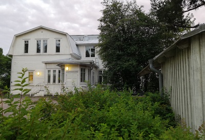 Erkki Melartinintie 2, huvilassa sijainnut Pukinmäen hoitokoti, aiemmin Villa Björkbacken, nykyään Päiväkoti Nuotti. rephoto