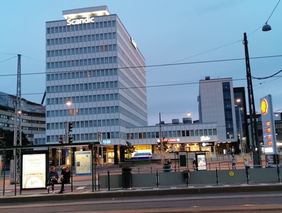 Auratalo. Vakuutusyhtiö Aura, Hoover, Osuuskassa, Primula. rephoto