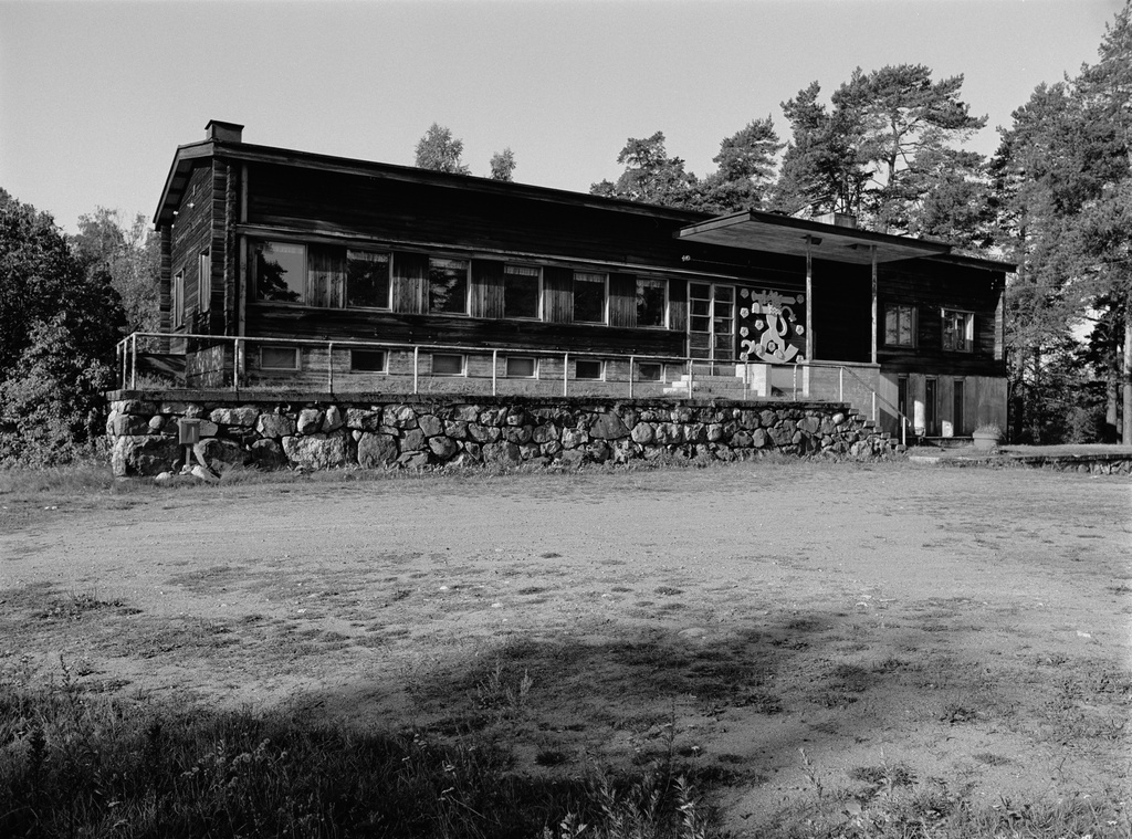Mellunkylä, Kivikko.  Malmin ampumaradan paviljonki, Paukkula.