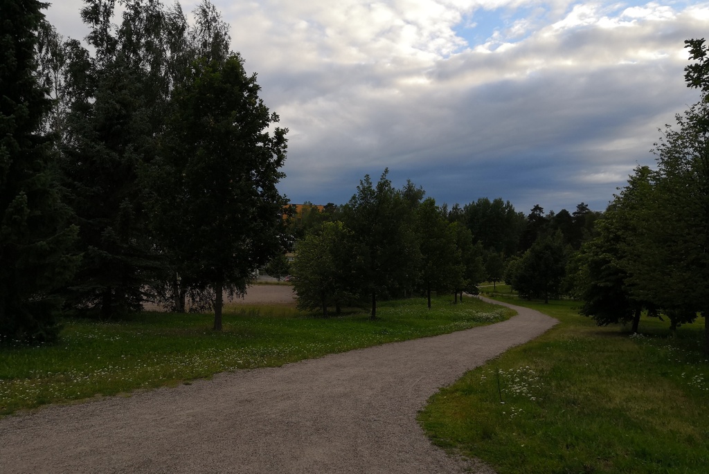 Kurkimäen asuntoalue ja Paukkulanpuisto Mellunkylässä rephoto