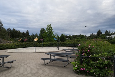 Päiväkoti Kipinäpuistossa, lapsia leikkimässä rephoto