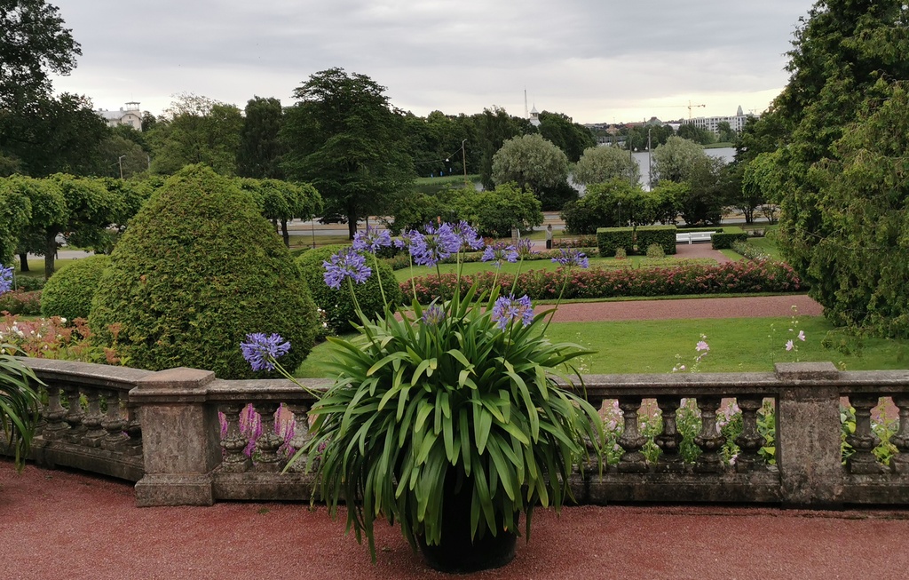 Kaupunginpuutarha, Eläintarha, näköala Töölönlahdelle. rephoto