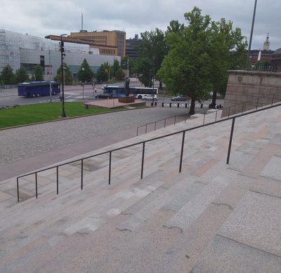 Demonstration during the metal strike at the stairs of the House of Representatives rephoto