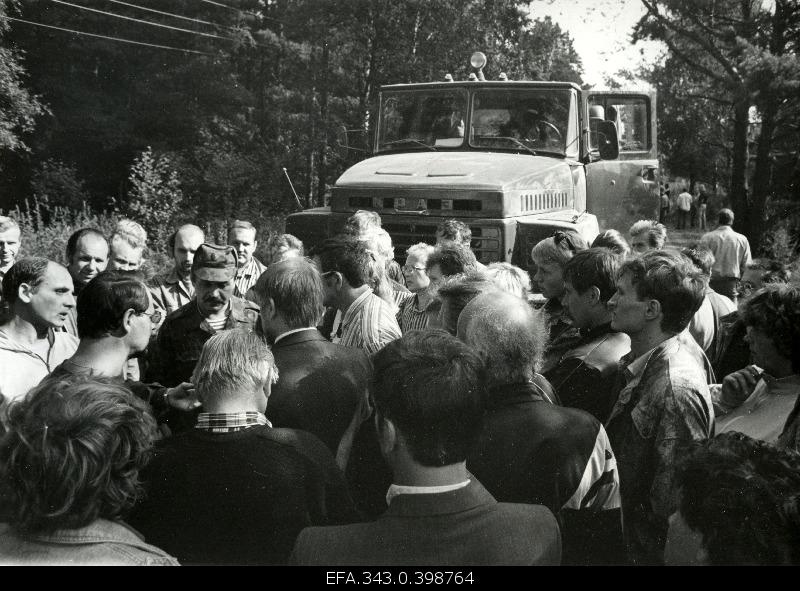 Russian Special Units with Finns during the August Push at Tallinn Teletorn in Kloostrimetsa.