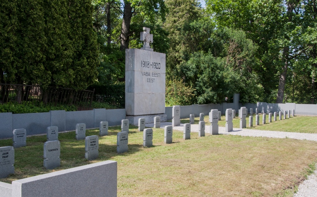 [in the grave of those who fell in the War of Liberty in Viljandi] rephoto