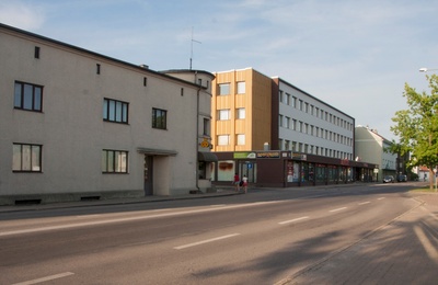 foto, Viljandi, Jakobsoni tn, vasakult pagaritööstus (hilisem Kivi Pagar), Leola maja, hambapolikliinik (nr 7, 11, 13), 1979, foto E. Veliste rephoto