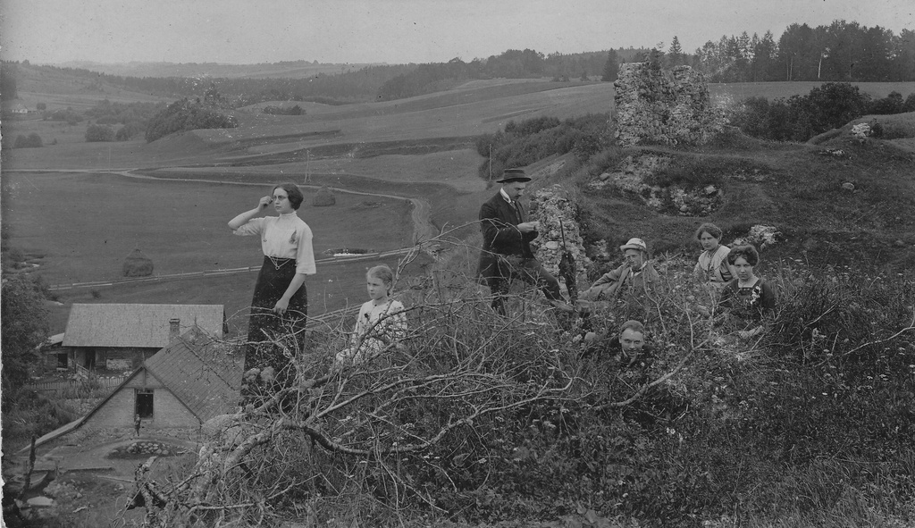 Ruins of Karksi Ordulinnance
