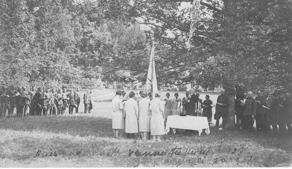 Swearing of Karksi Women's Home Protection 1928 in Polli Manor Park