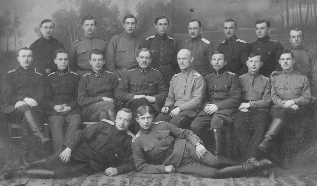 Year unknown, persons unidentified. Perpendicular to Johan Fuks/Kalda