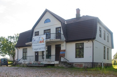 End Our Travel rephoto