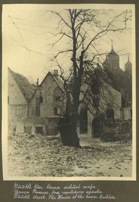 The house of the archive of the city of Rüütli Street  similar photo