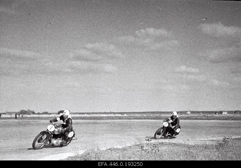Motosporters Oskar Veldemann (nr 1) and Erich Tomson (nr 2) are competing on the flight and motor sports day at Ülemiste airport.