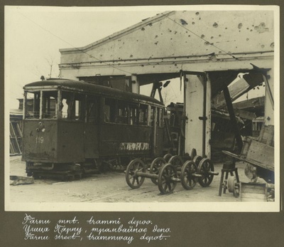 War breaks in Tallinn. Pärnu mnt tram shop.  duplicate photo