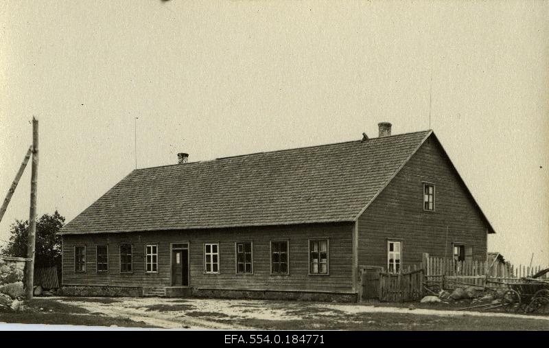 Kihnu Primary School building, (for the press office "News").