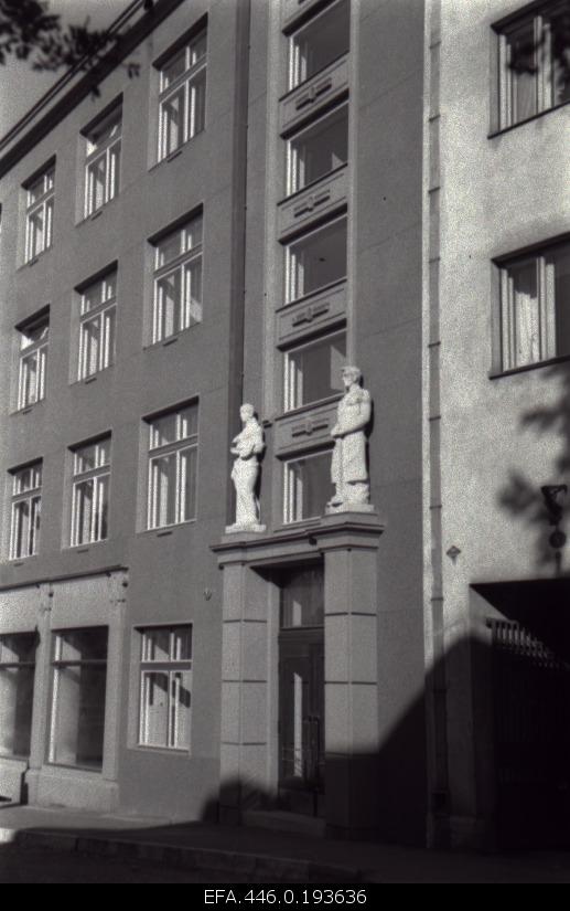 New Hospital Hospital in Tallinn, Tõnismäe.