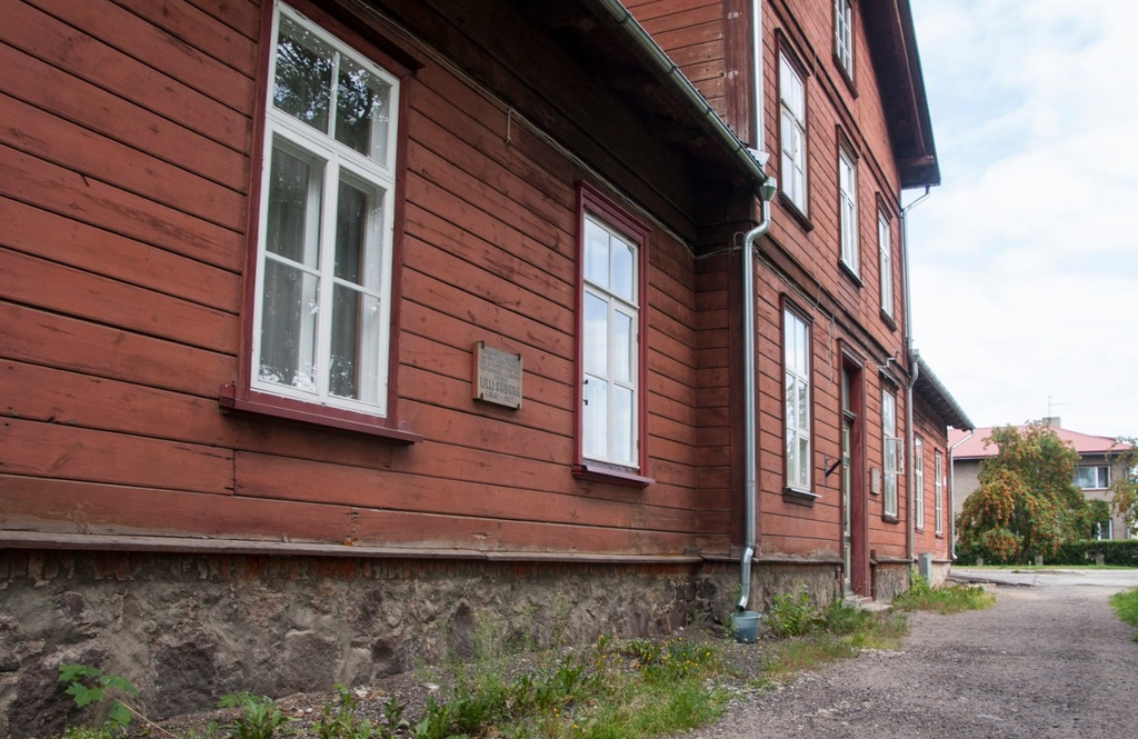 L. Suburg School in Viljandi rephoto