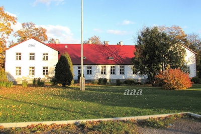 Karja mõisa peahoone Saaremaal rephoto