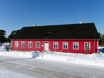 Kihnu Primary School building, (for the press office "News"). rephoto