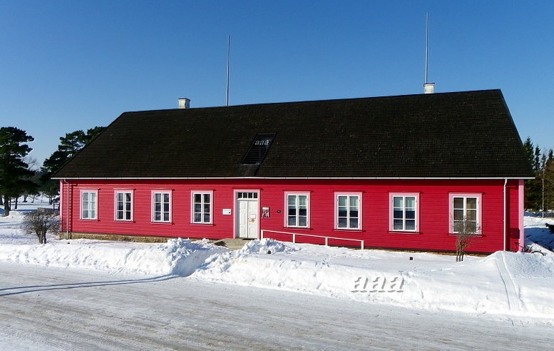 Kihnu Primary School building, (for the press office "News"). rephoto