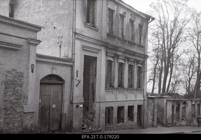 Building ruins Garden Street no. 7, 9, 11.  duplicate photo