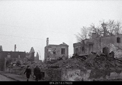 Ruins at the corner of Star and Garden Street.  duplicate photo
