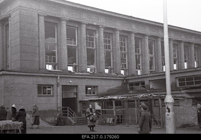 Broken windowsTartu market building.  duplicate photo