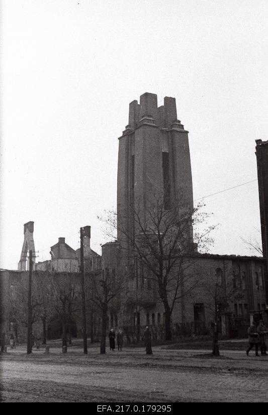 The ruins of the Paulus Church on Riga Street.