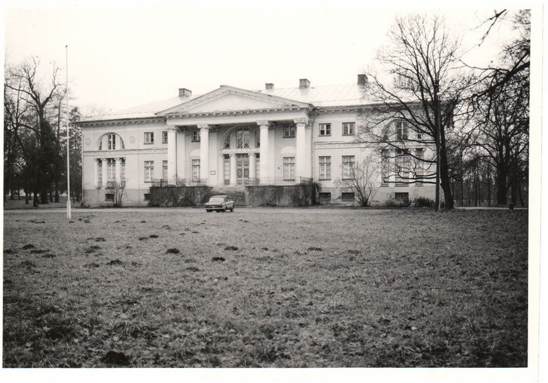 Saku Manor