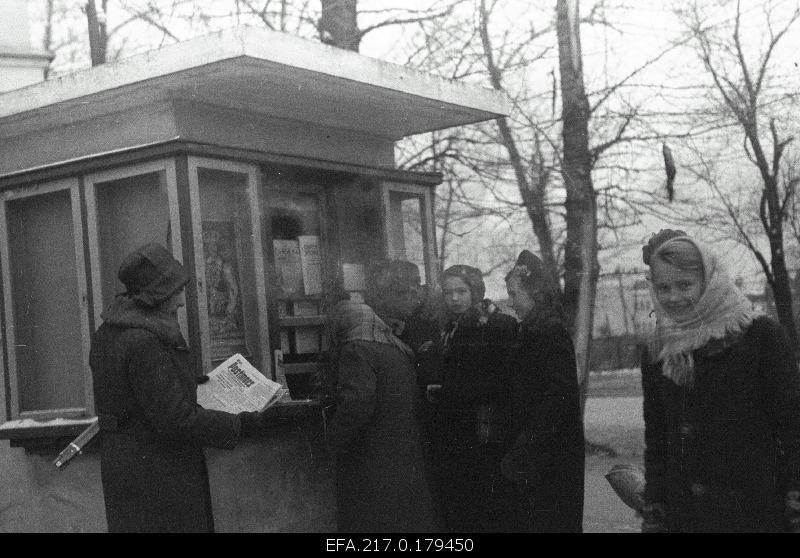 The Ajalehtkiosk at the corner of Heidemann and Kastani Street.