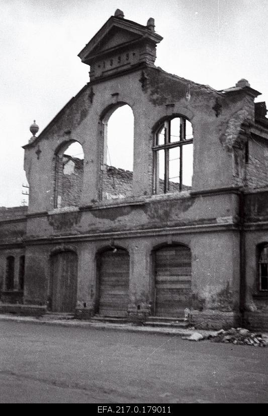 The ruins of the market pavilion on Pärnu highway.