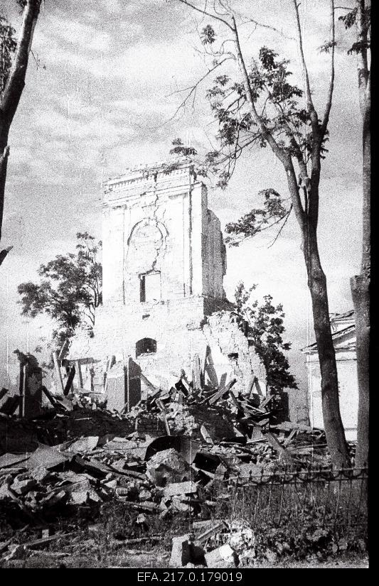 The ruins of Znamensk church.