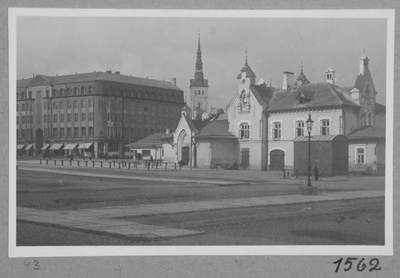 Administrative building (Vastastiku Krediidiühingu building), Pärnu mnt 10. Built in 1912.  duplicate photo