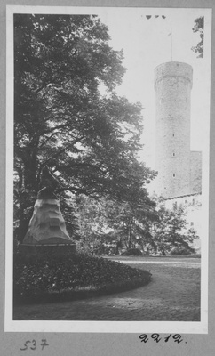 Sculpture "Linda" on the Swedish bastion, with a view to Toompea (Swinter Time). On the back of the Long Hermann.  duplicate photo