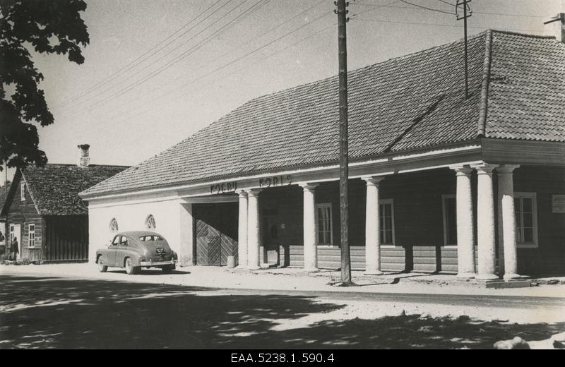 Dog gymnasium building