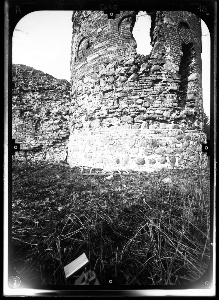 Vastseliina Fortress A15-0 - Vastseliina Bishop Castle and Fortress. Photogrammetric survey 1991