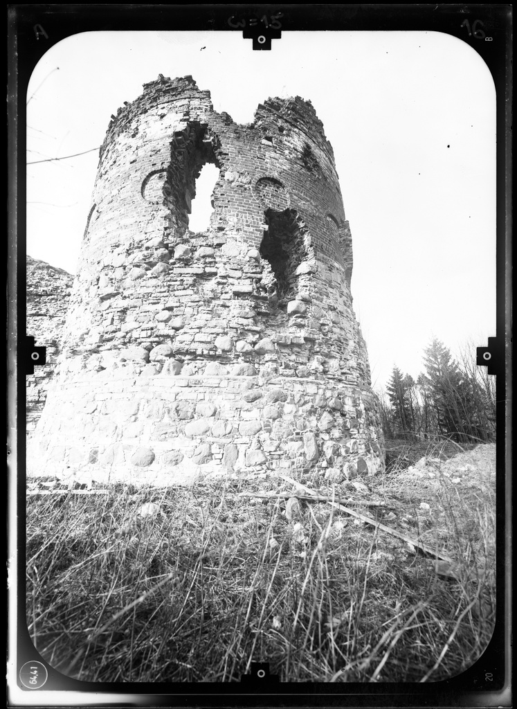 Vastseliina fortress A16-15 - Vastseliina Bishop Castle and fortress. Photogrammetric survey 1991
