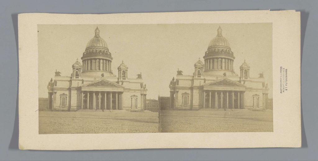 Gezicht op de Izaäkkathedraal in Sint-Petersburg