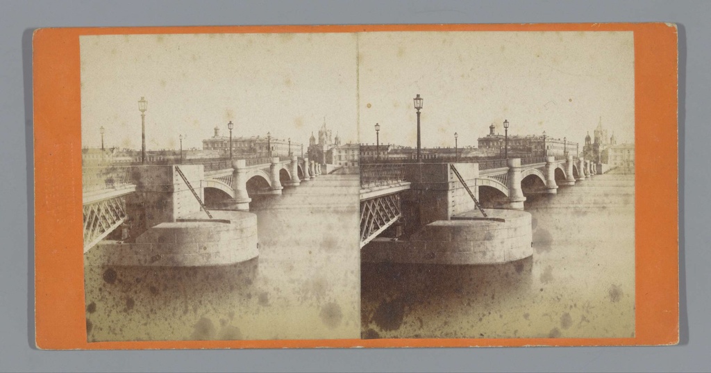 Gezicht op een brug in Sint-Petersburg