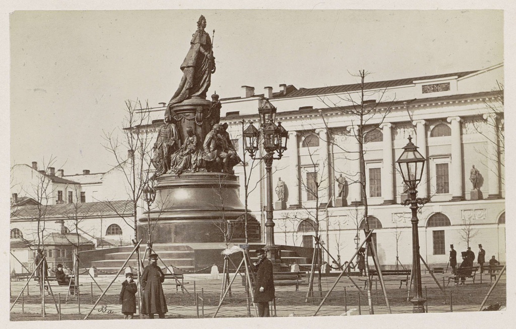 Katurinu statin St. Petersburg, Monument Round Catharina de Grote in Saint Petersburg
