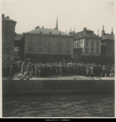 Welcome of Estonian guests at the port of Stockholm  duplicate photo