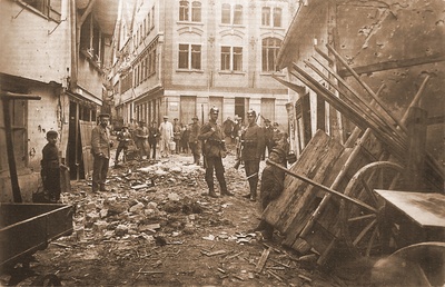 P Sinner - Hirsch after bombing in 1916 (TPk127) - long  duplicate photo