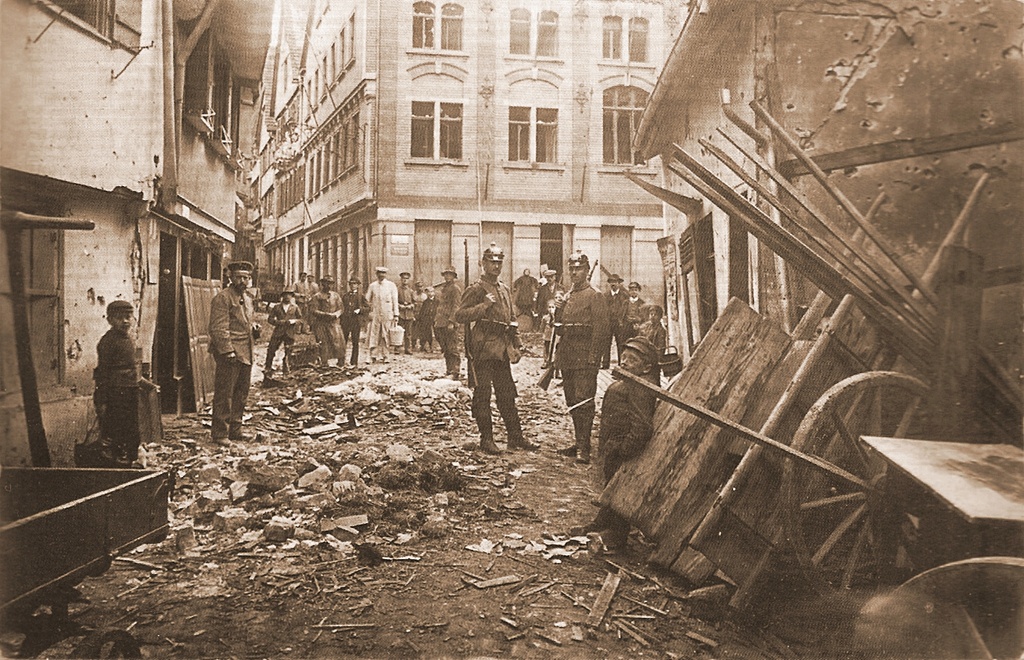 P Sinner - Hirsch after bombing in 1916 (TPk127) - long