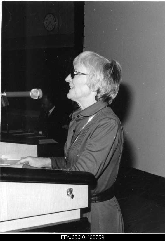 Celebrations of the 25th anniversary of the Swedish Estonian Exhibition (Ree) at the Vener-Gren Centre. Karin Andersson speaks.