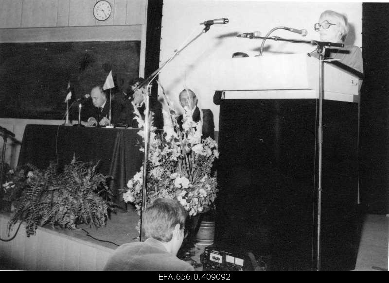 Celebrations of the 25th anniversary of the Swedish Estonian Exhibition (Ree) at the Vener-Gren Centre. Karin Andersson speaks.